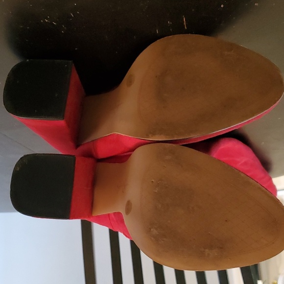 Jessica Simpson, Red Suede over the knee boot - Picture 2 of 7